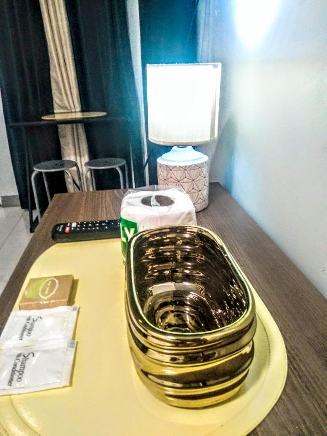 Hometel Barrio House Mactan Мактан Екстериор снимка