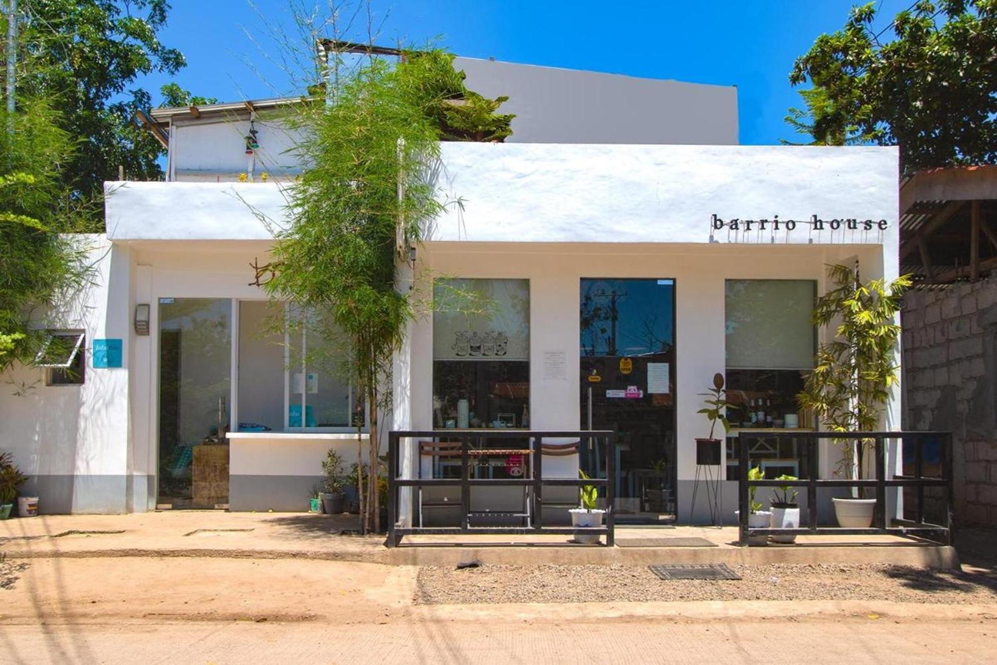 Hometel Barrio House Mactan Мактан Екстериор снимка