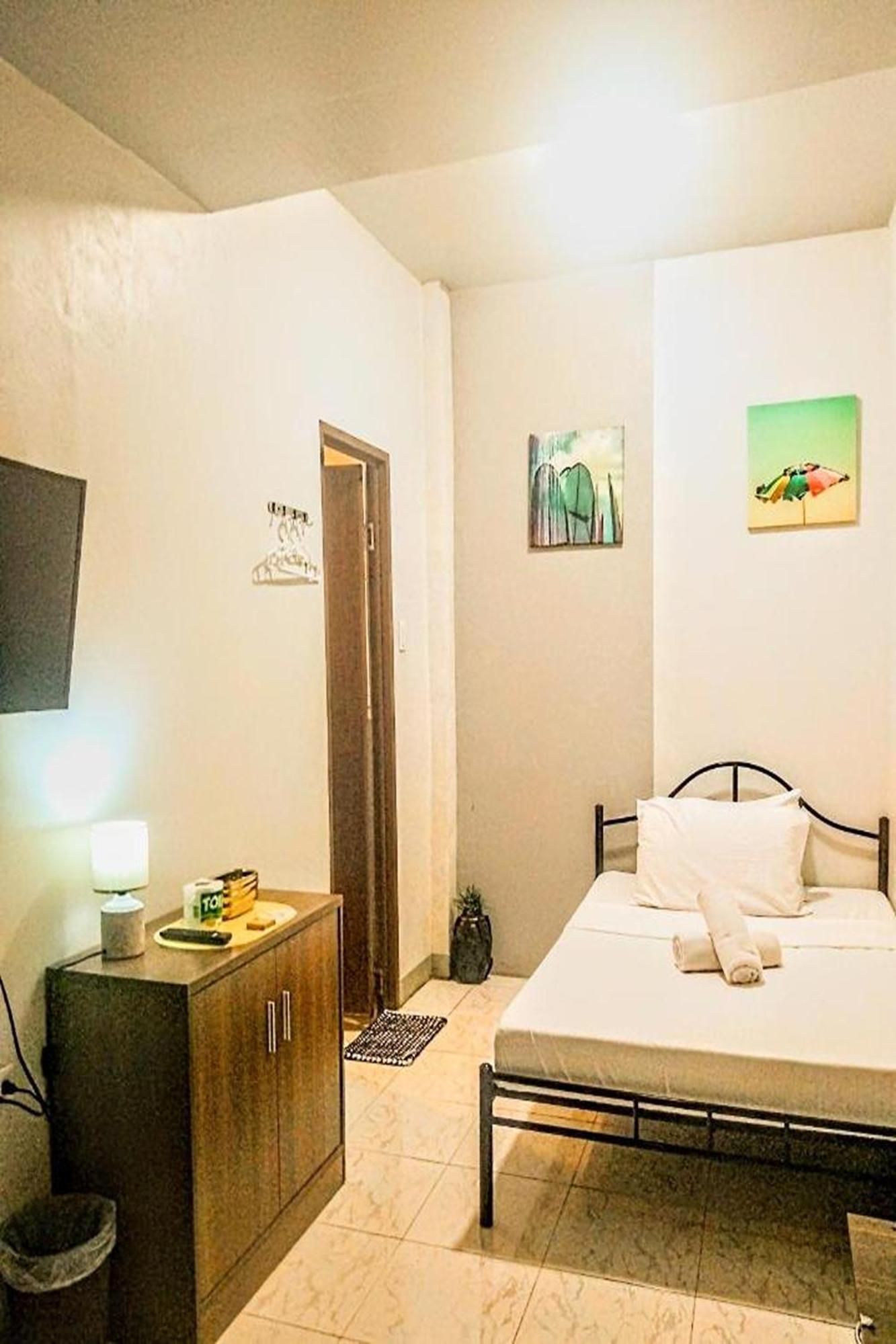 Hometel Barrio House Mactan Мактан Екстериор снимка